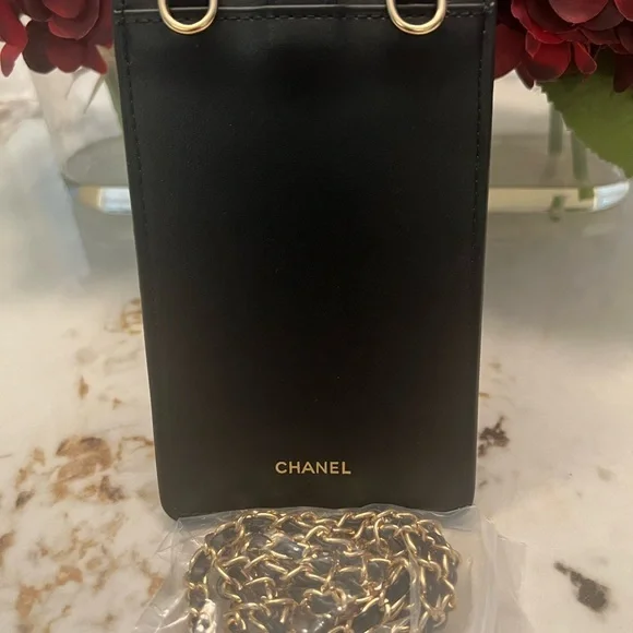 NIB Chanel Coco Crush Black Cellphone Case/ Crossbody - Picture 5 of 9